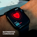 Smartwatch W11 PRO preto no pulso medindo batimentos cardíacos de 88 BPM