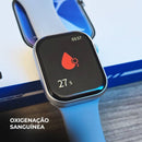 Smartwatch WS-X10 azul medindo oxigenação sanguínea na tela