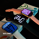 Três smartwatches W11 PRO nas cores preto, dourado e rosa exibindo watchfaces na tela AMOLED